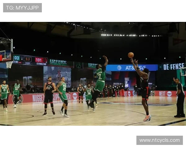 猛龙与黄蜂激战正酣 谁能在这场对决中笑到最后引领风骚 猛龙与黄蜂激战正酣 谁能在这场对决中笑到最后引领风骚