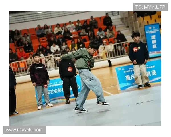 重庆街舞队在攀岩联赛中的团队意识与表现分析