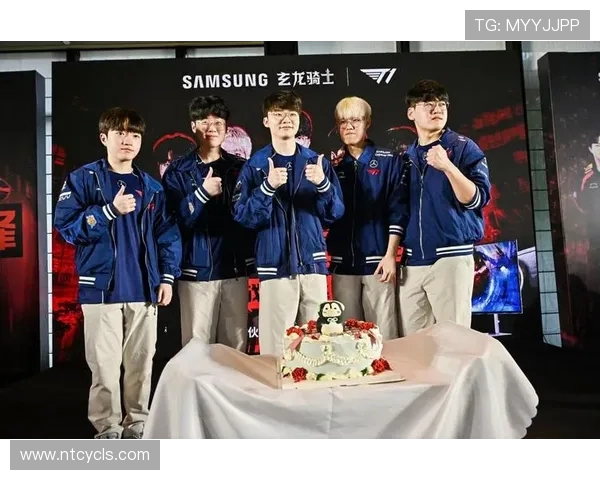 FLY战队与T1战队激战正酣谁将笑到最后争霸全球赛场